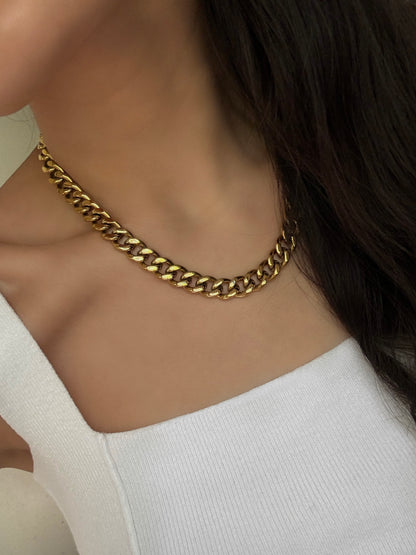 CHUNKY GOLD CUBAN CHAIN NECKLACE