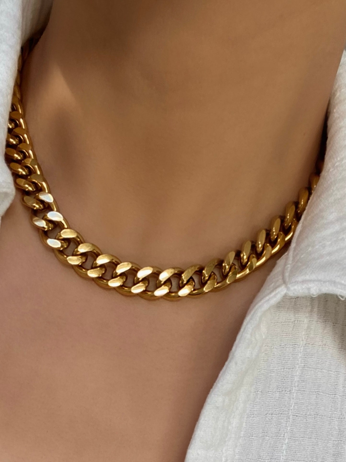 CHUNKY GOLD CUBAN CHAIN NECKLACE