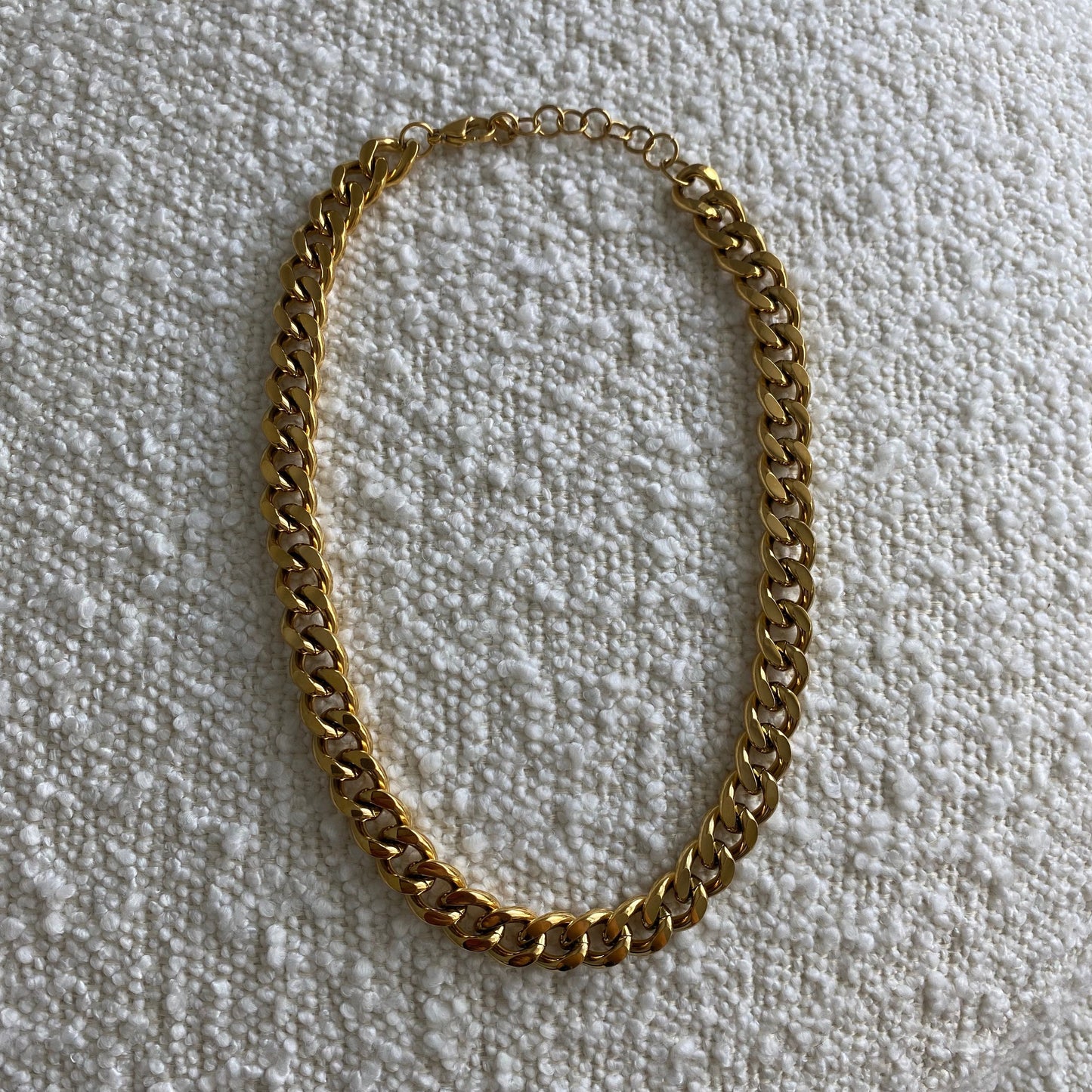 CHUNKY GOLD CUBAN CHAIN NECKLACE