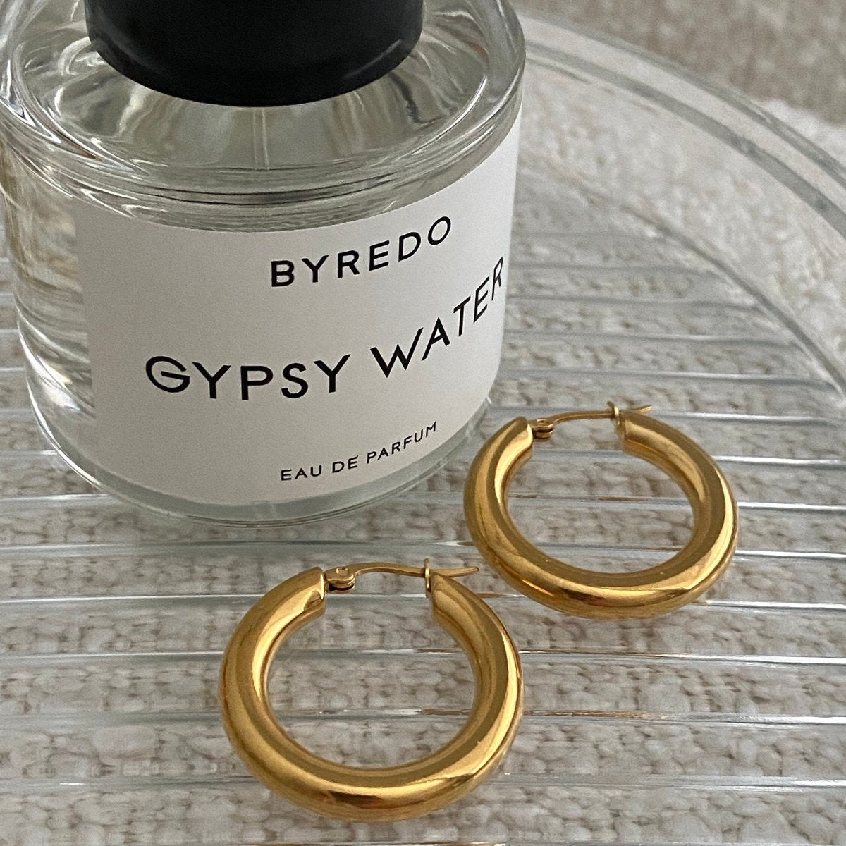 CLASSIC GOLD ESSENTIAL HOOP EARRINGS