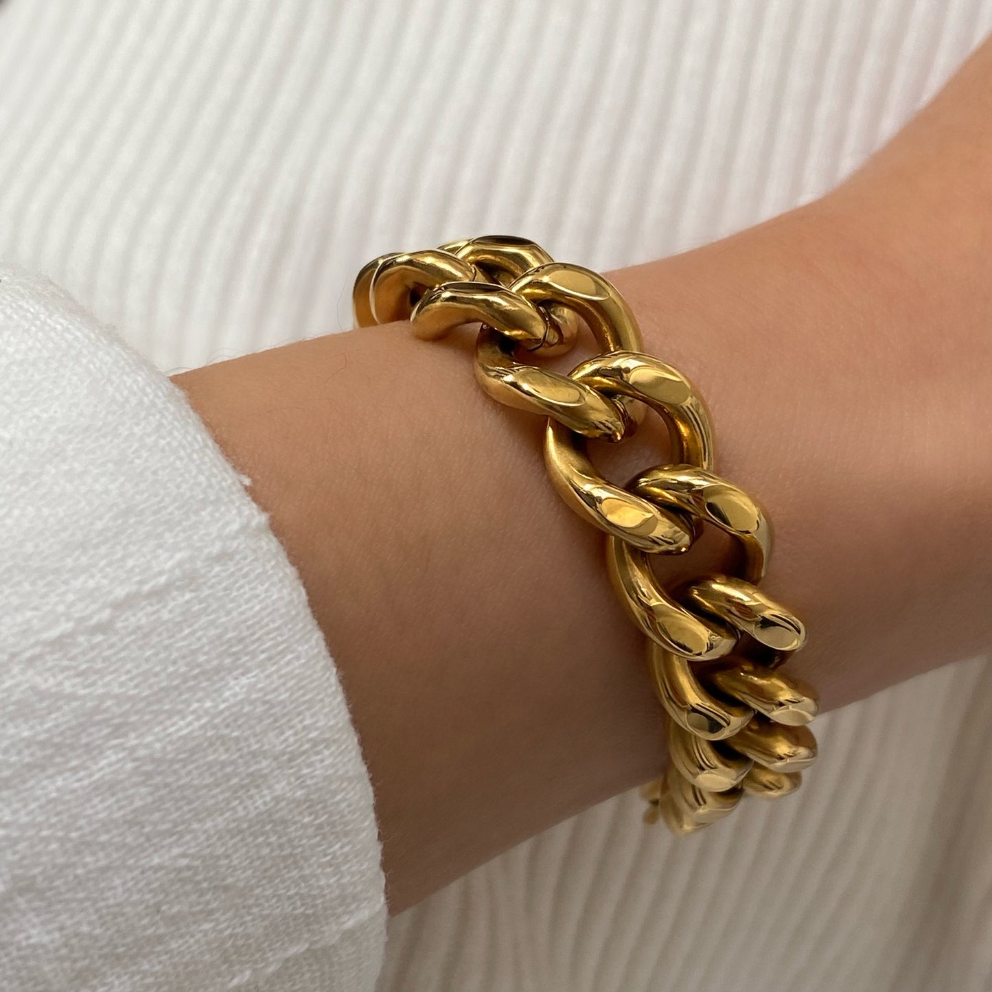 CHUNKY GOLD CUBAN CHAIN BRACELET