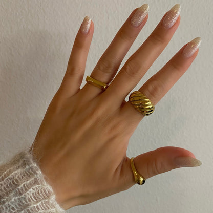 SLEEK GEOMETRIC GOLD STATEMENT RING