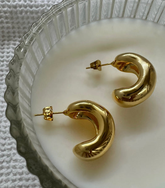 IRREGULAR WAVY CHUNKY GOLD EARRINGS