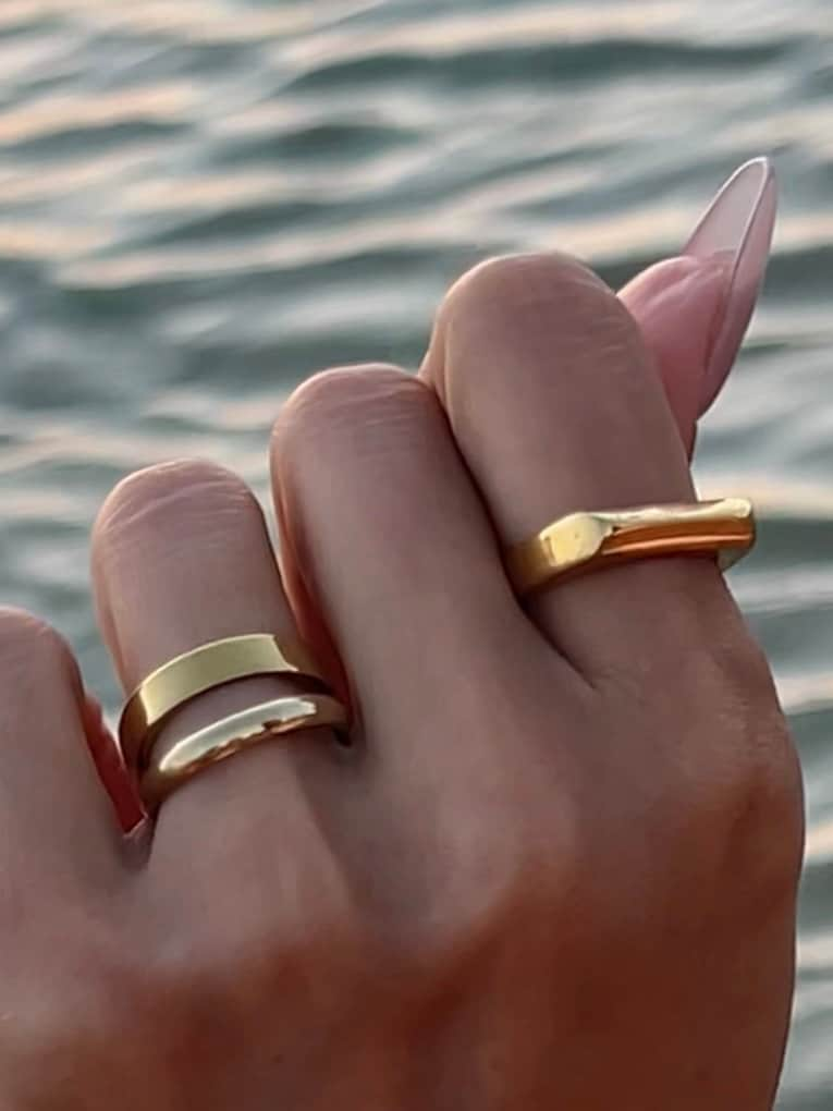 SLEEK GEOMETRIC GOLD STATEMENT RING