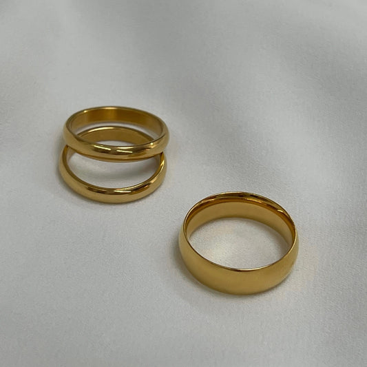 CLASSIC GOLD STACKABLE BAND RING SET OF 3