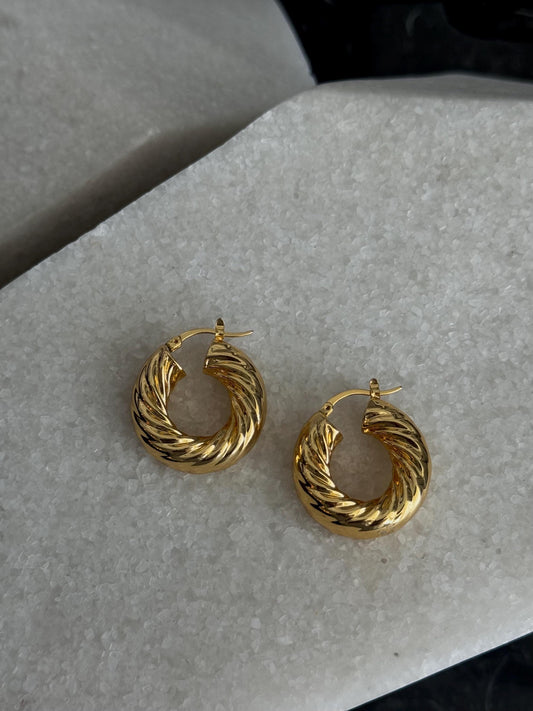 CHUNKY GOLD TWIST HOOP EARRINGS